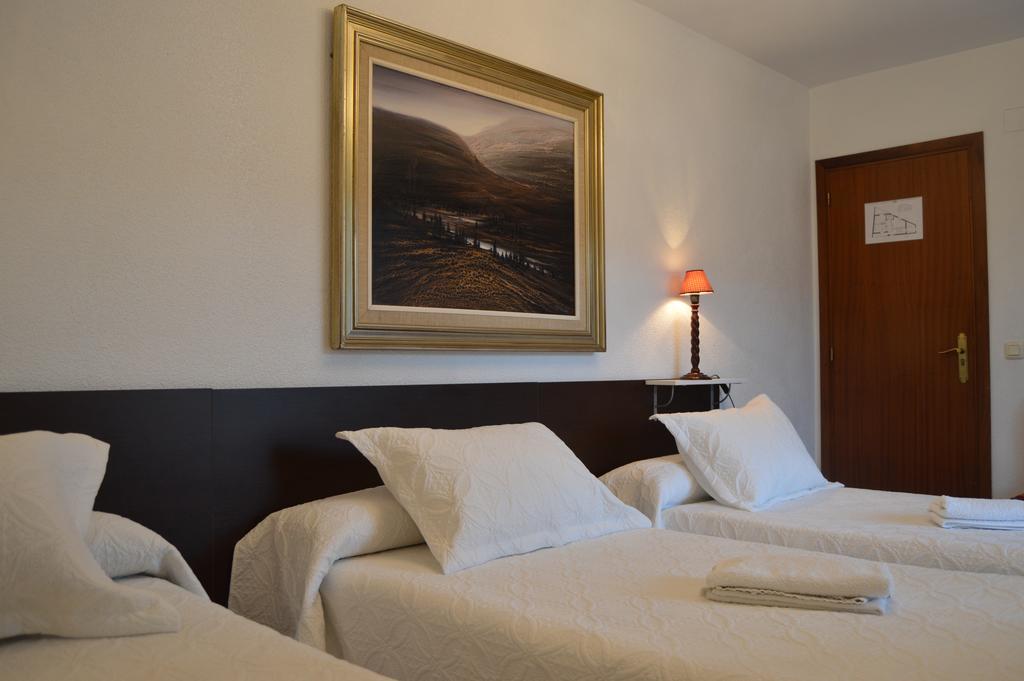 Pension El Peregrino De Larrasoana Екстер'єр фото