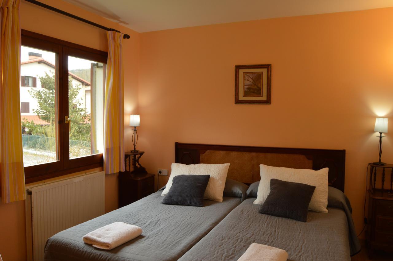 Pension El Peregrino De Larrasoana Екстер'єр фото
