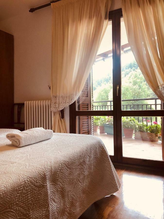 Pension El Peregrino De Larrasoana Екстер'єр фото